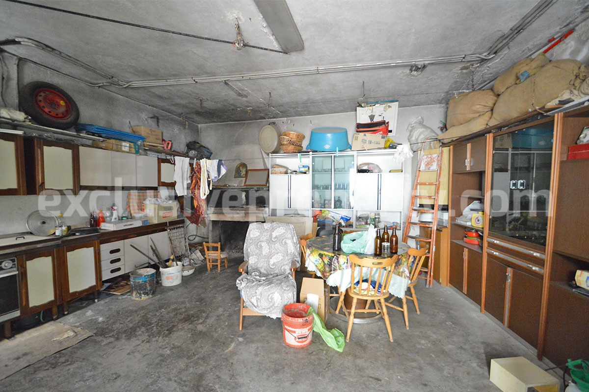 Traditional Townhouse with Vaulted Ceilings and Large Stone Cellars for Sale in Molise - Italy