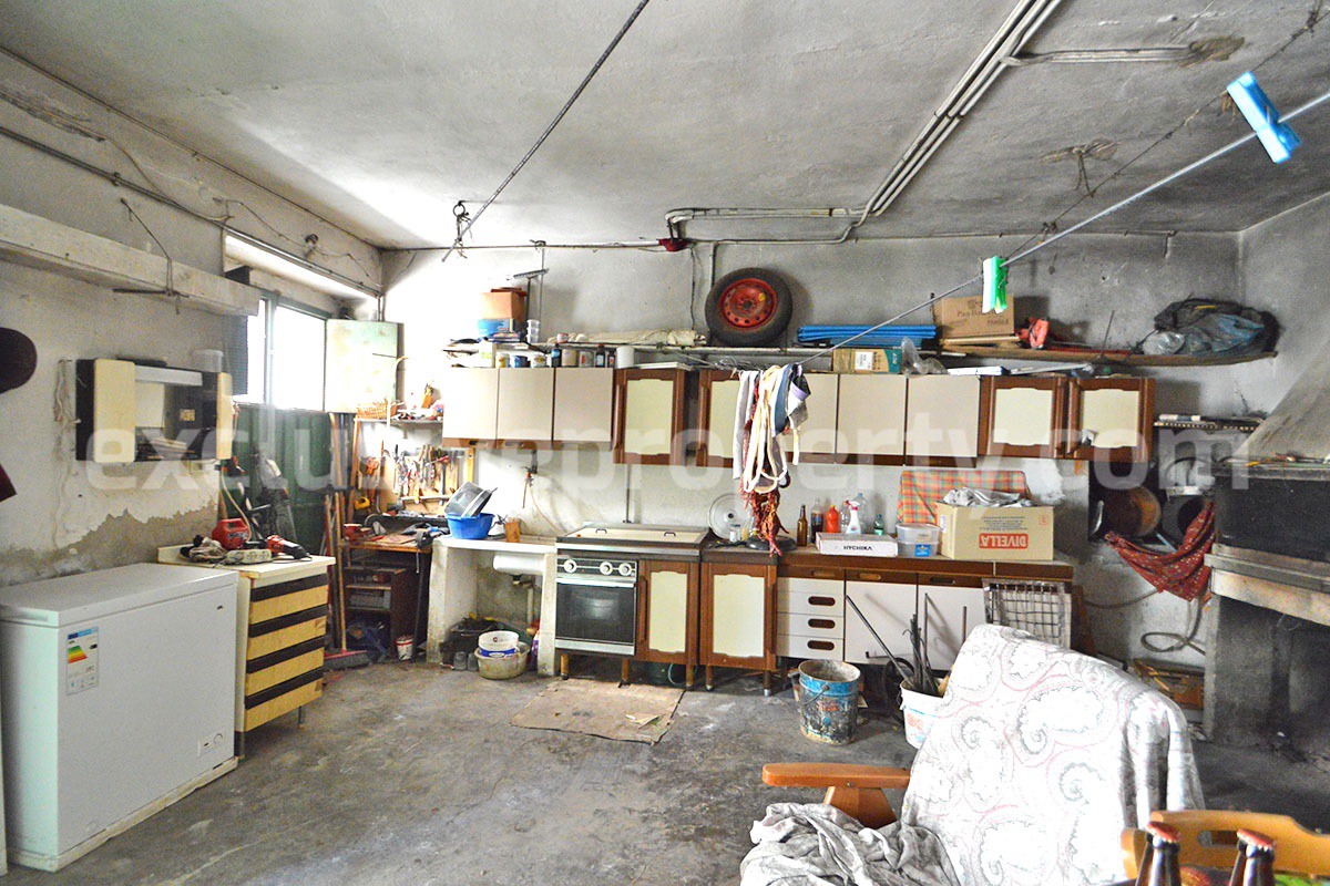 Traditional Townhouse with Vaulted Ceilings and Large Stone Cellars for Sale in Molise - Italy