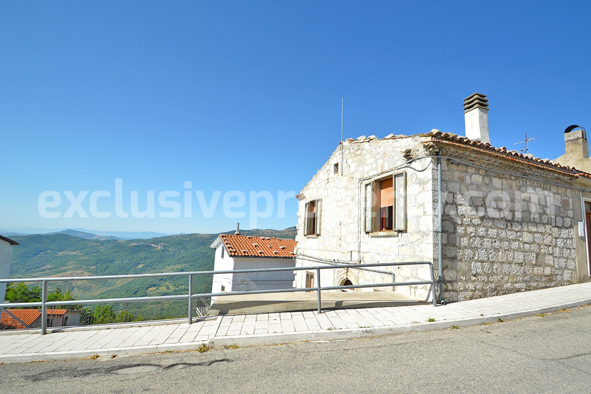 Stone House with Panoramic Terrace -  Vaulted Cellar and Garage for Sale in Abruzzo - Italy
