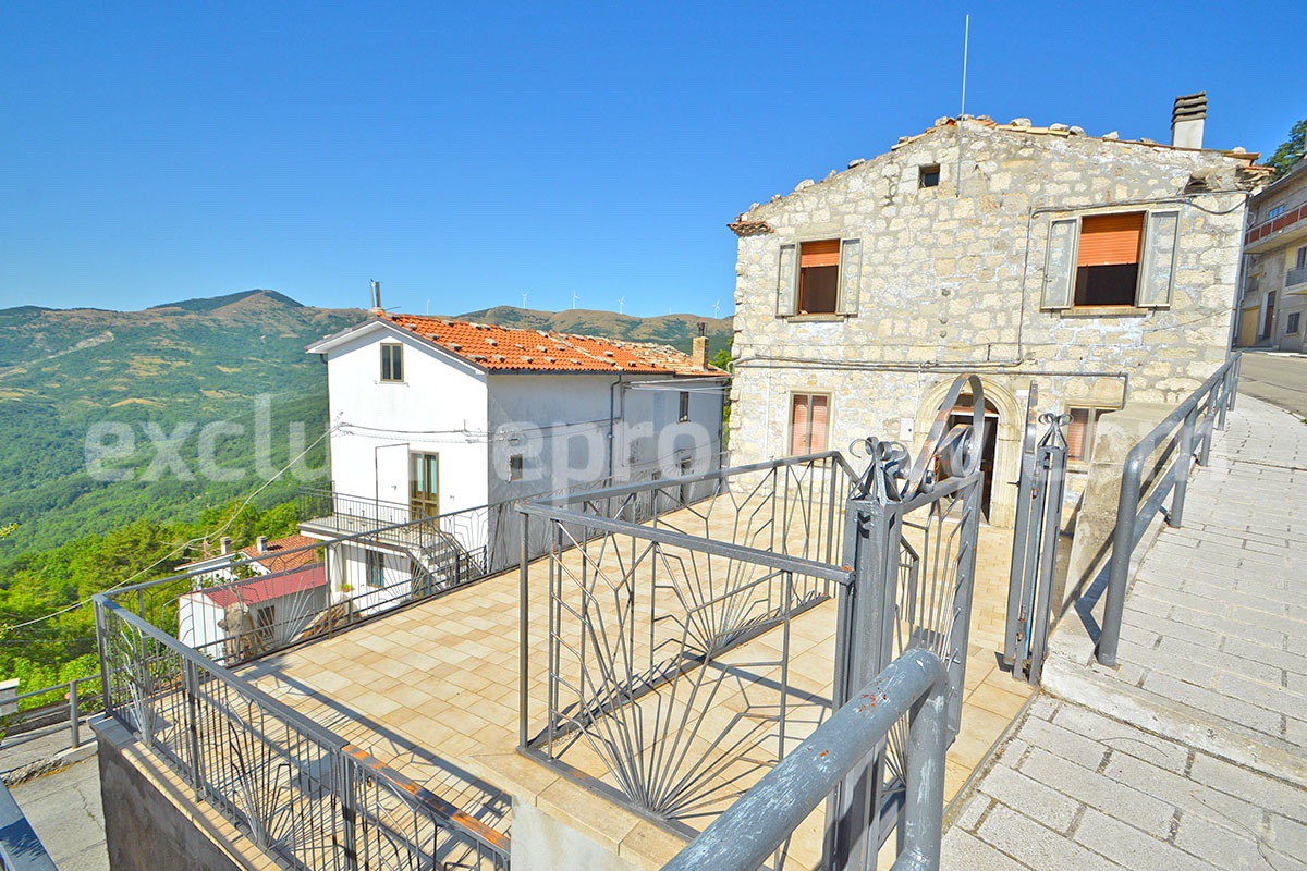 Stone House with Panoramic Terrace -  Vaulted Cellar and Garage for Sale in Abruzzo - Italy