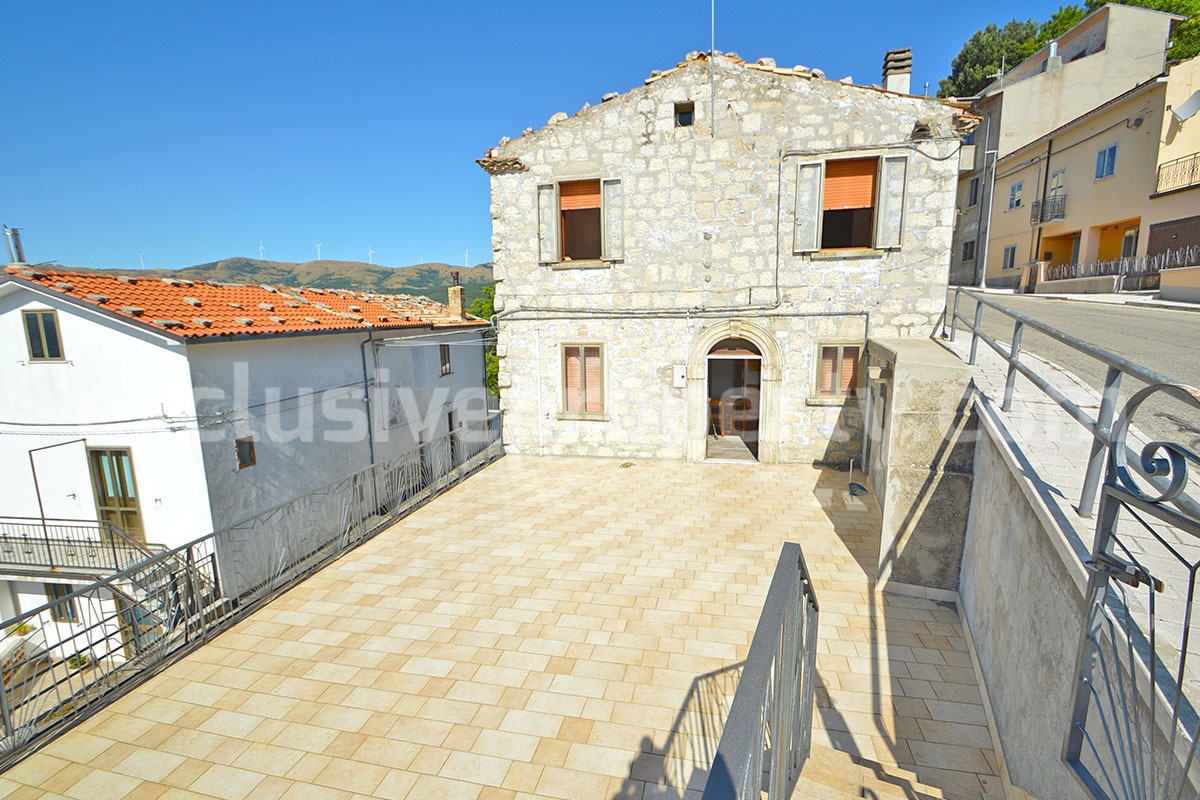 Stone House with Panoramic Terrace -  Vaulted Cellar and Garage for Sale in Abruzzo - Italy