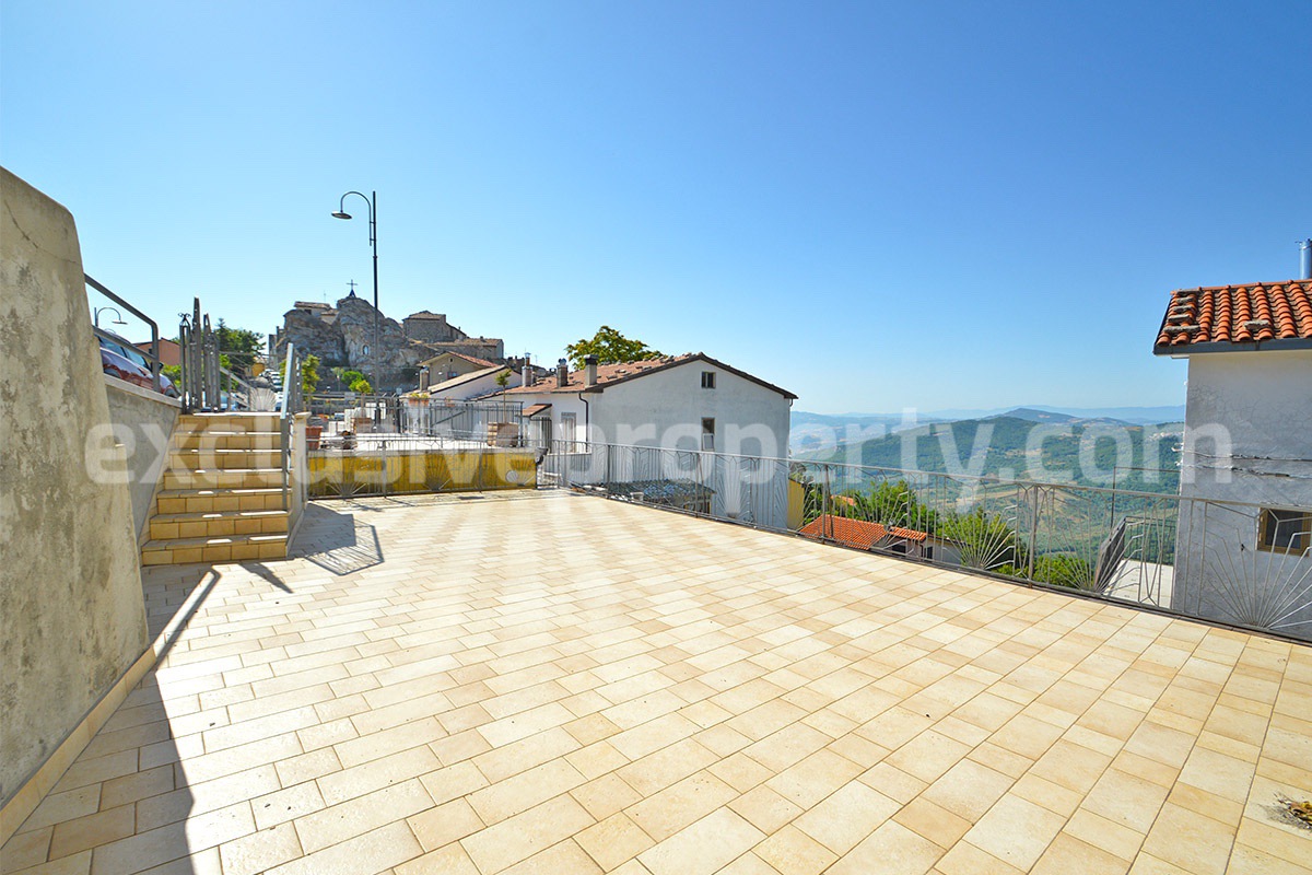 Stone House with Panoramic Terrace -  Vaulted Cellar and Garage for Sale in Abruzzo - Italy
