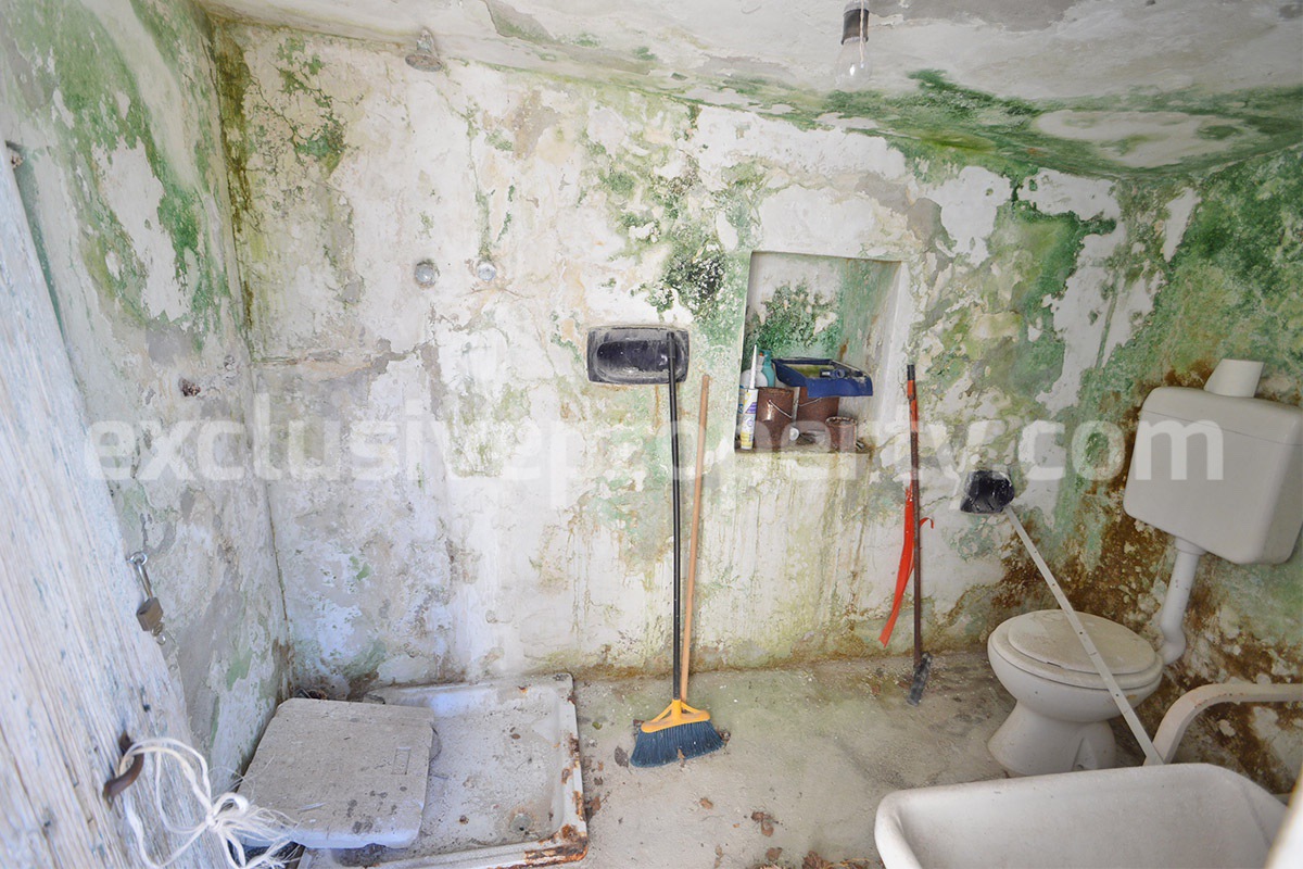 Stone House with Panoramic Terrace -  Vaulted Cellar and Garage for Sale in Abruzzo - Italy