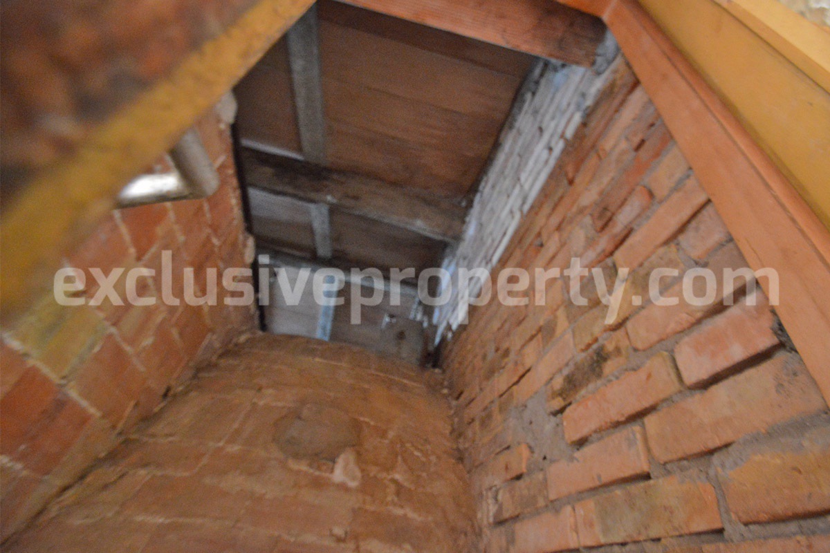 Stone House with Panoramic Terrace -  Vaulted Cellar and Garage for Sale in Abruzzo - Italy