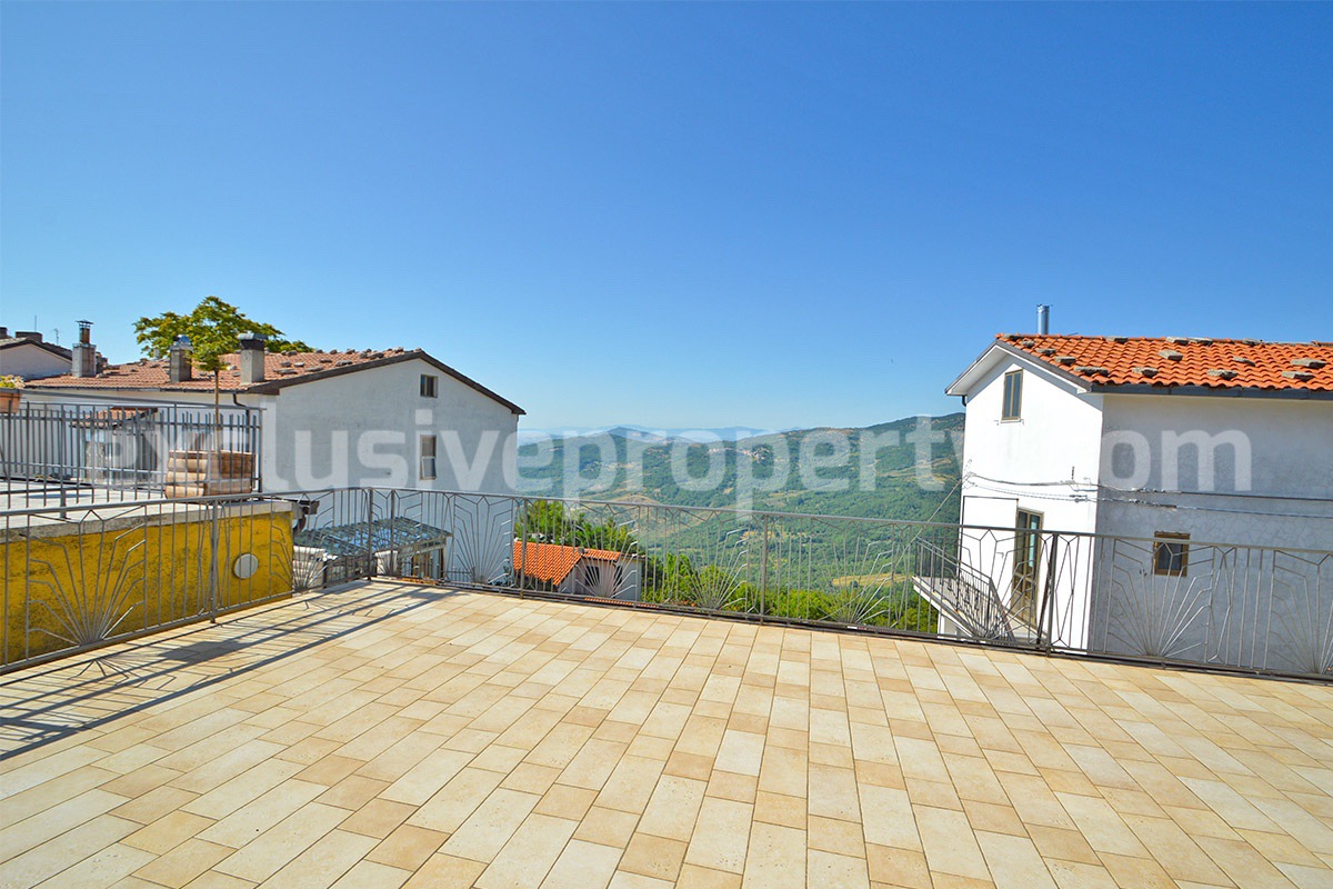 Stone House with Panoramic Terrace -  Vaulted Cellar and Garage for Sale in Abruzzo - Italy