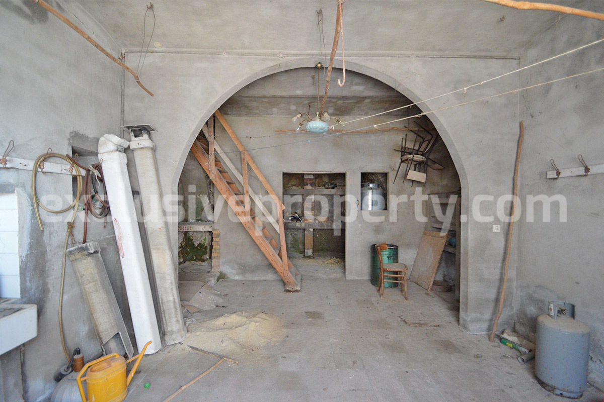 Stone House with Panoramic Terrace -  Vaulted Cellar and Garage for Sale in Abruzzo - Italy
