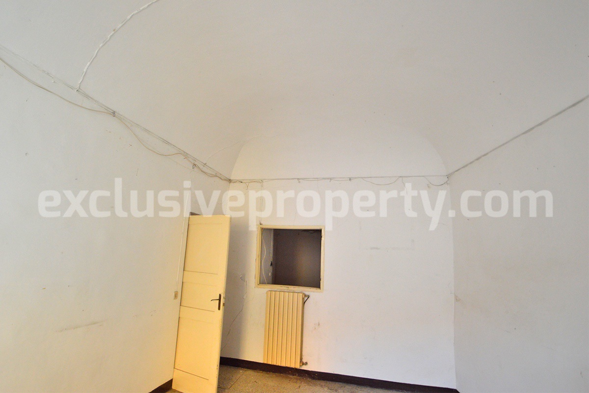 120 sqm Apartment with Private Entrance to Renovate for Sale in Scerni - 12 km from the Adriatic Sea