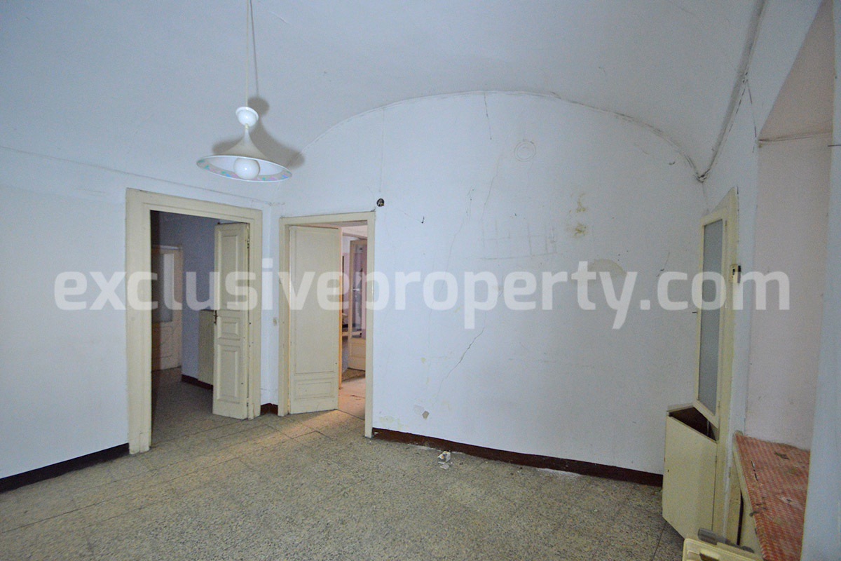 120 sqm Apartment with Private Entrance to Renovate for Sale in Scerni - 12 km from the Adriatic Sea