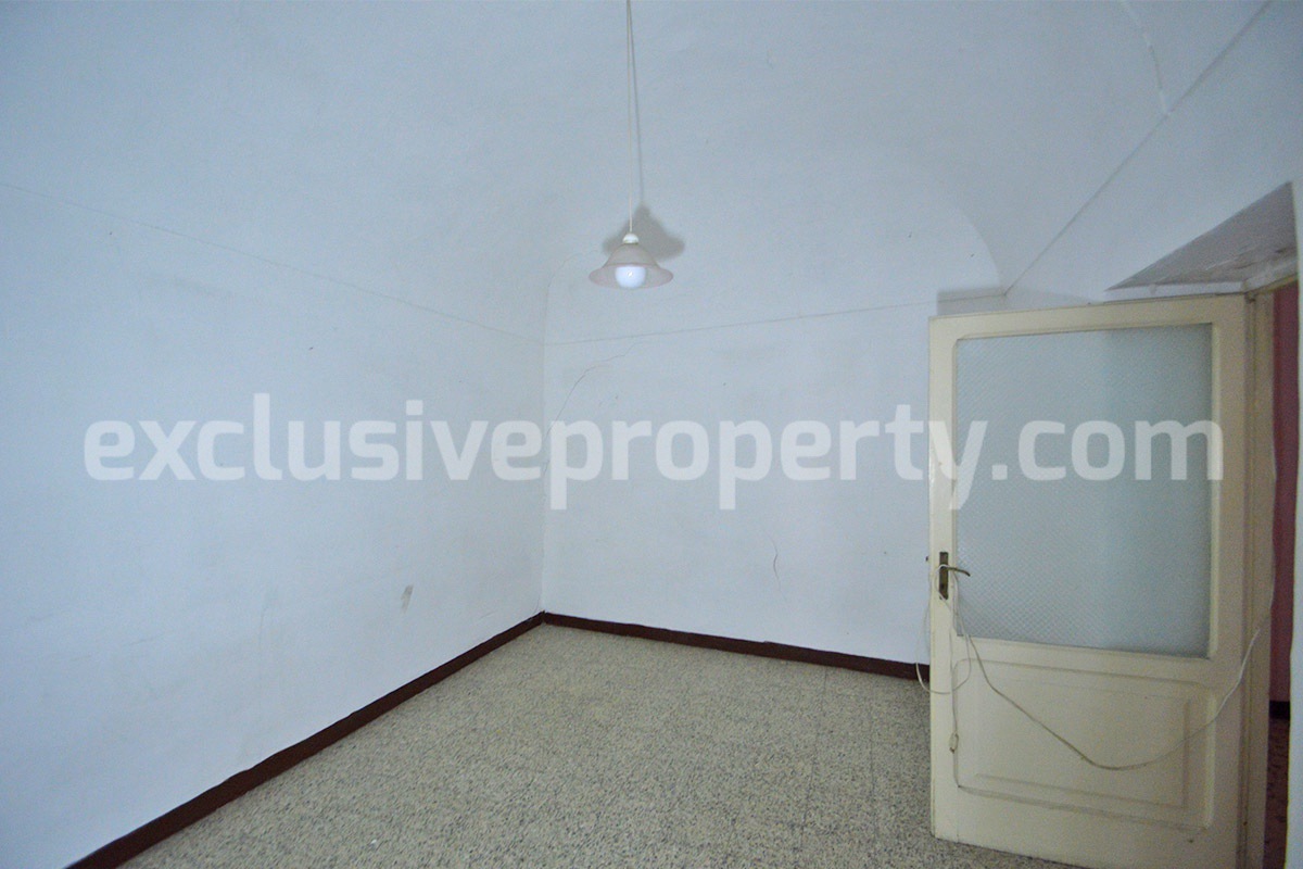 120 sqm Apartment with Private Entrance to Renovate for Sale in Scerni - 12 km from the Adriatic Sea