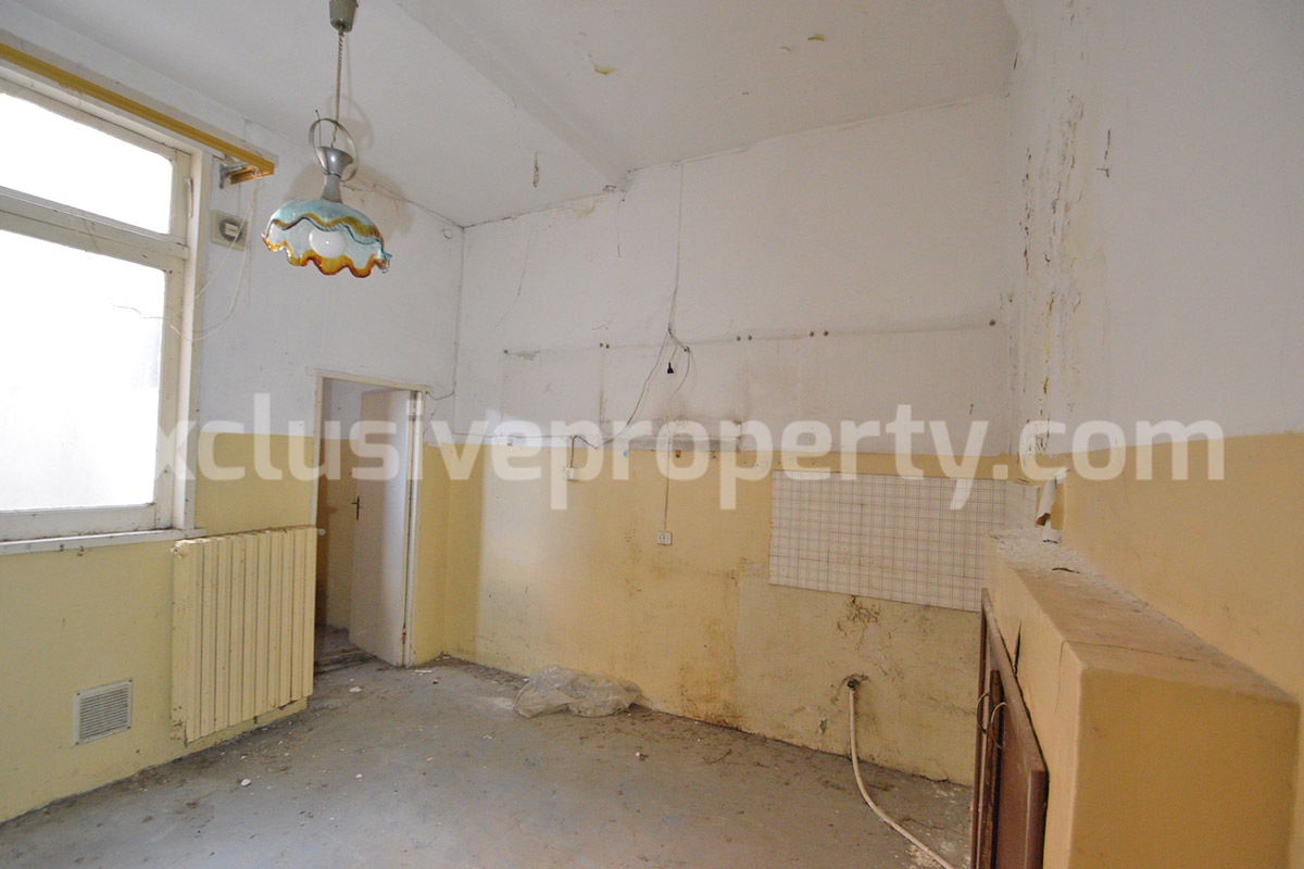 120 sqm Apartment with Private Entrance to Renovate for Sale in Scerni - 12 km from the Adriatic Sea