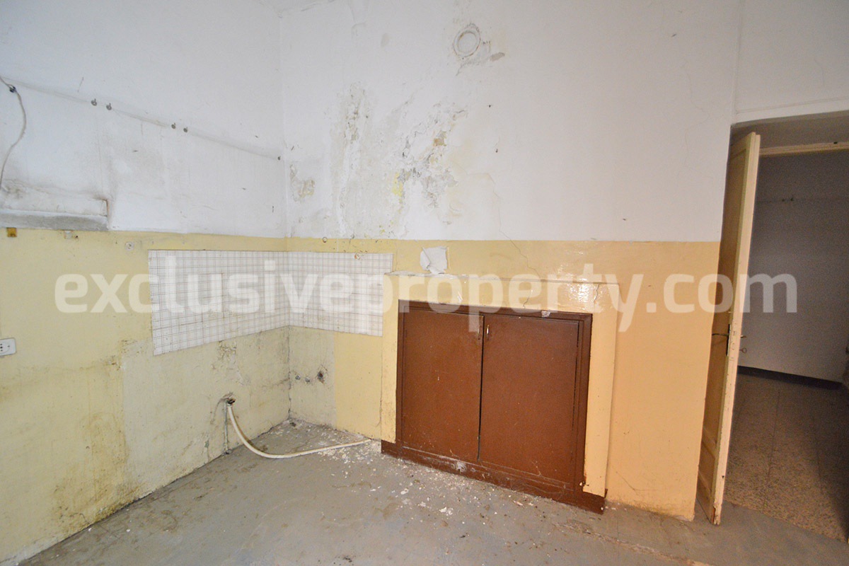 120 sqm Apartment with Private Entrance to Renovate for Sale in Scerni - 12 km from the Adriatic Sea