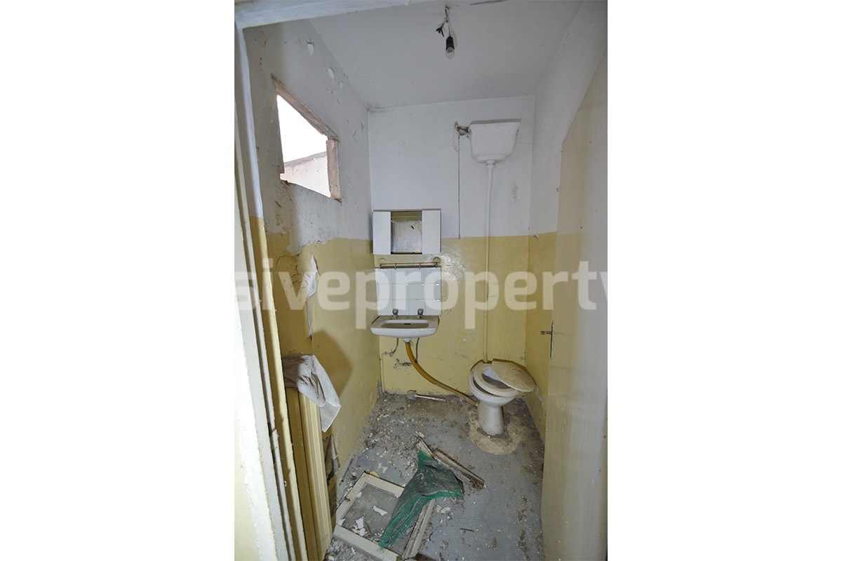 120 sqm Apartment with Private Entrance to Renovate for Sale in Scerni - 12 km from the Adriatic Sea