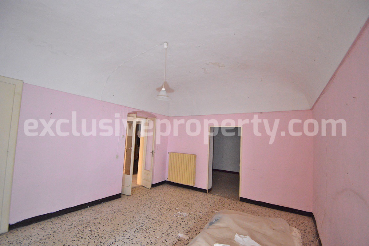 120 sqm Apartment with Private Entrance to Renovate for Sale in Scerni - 12 km from the Adriatic Sea