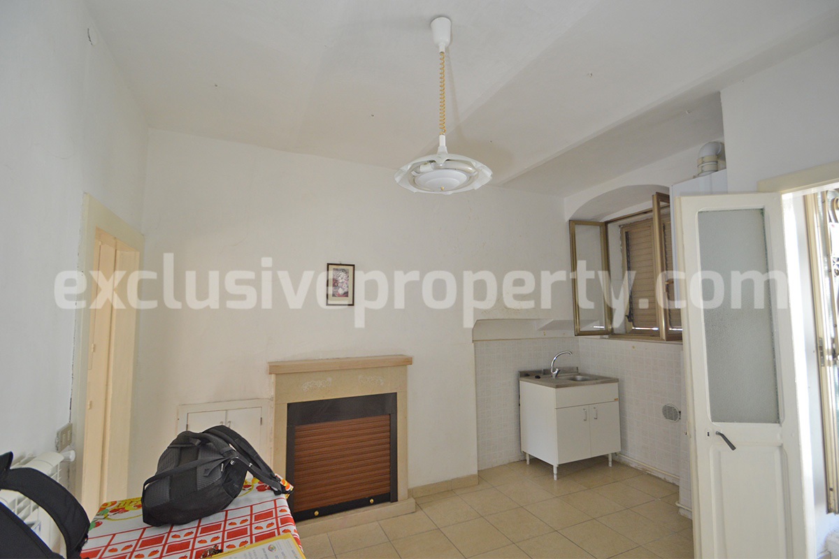 Traditional Italian Stone House with Courtyard for Sale in Castiglione Messer Marino - Abruzzo