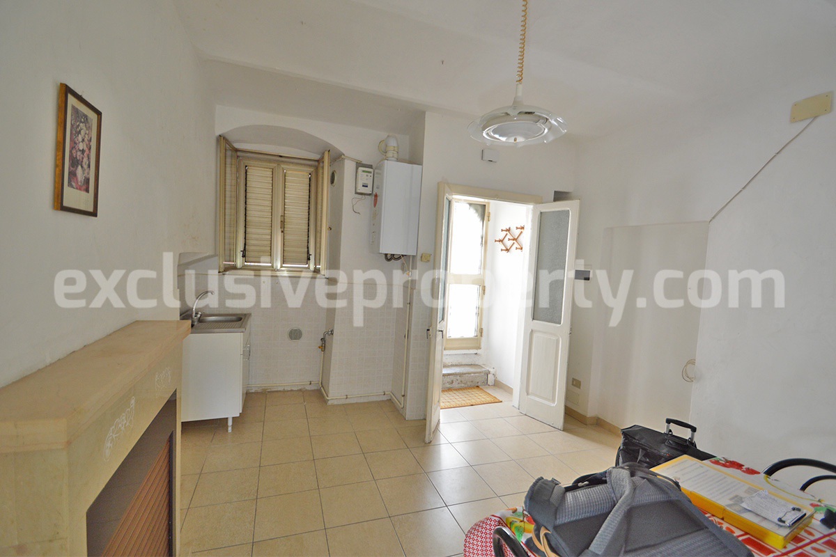 Traditional Italian Stone House with Courtyard for Sale in Castiglione Messer Marino - Abruzzo