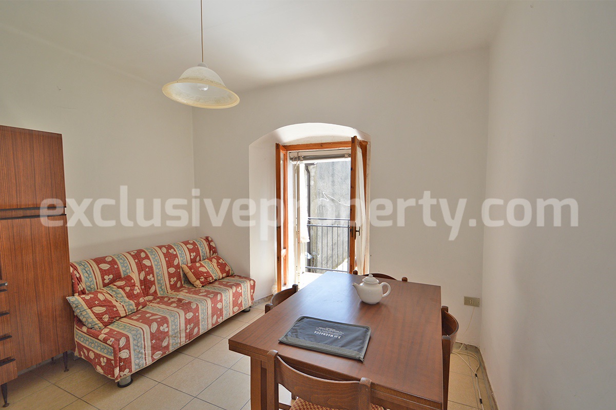 Traditional Italian Stone House with Courtyard for Sale in Castiglione Messer Marino - Abruzzo