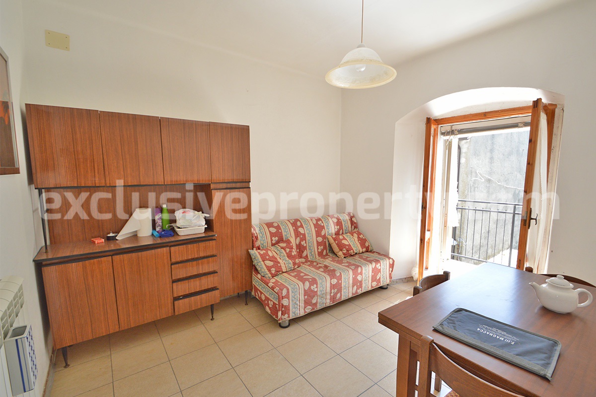 Traditional Italian Stone House with Courtyard for Sale in Castiglione Messer Marino - Abruzzo
