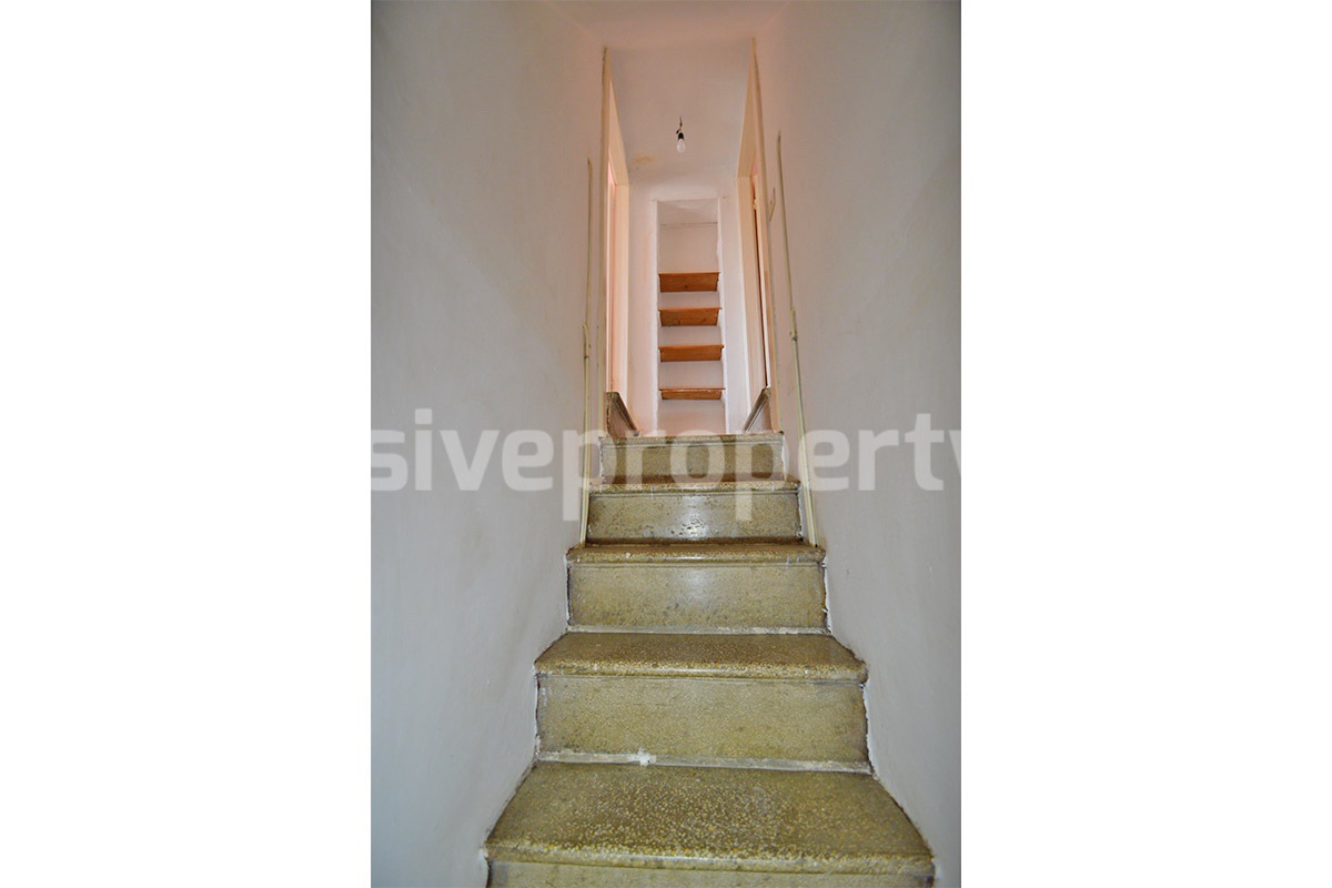 Traditional Italian Stone House with Courtyard for Sale in Castiglione Messer Marino - Abruzzo