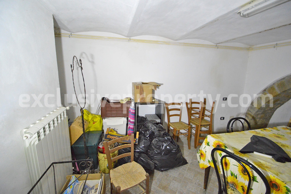 Traditional Italian Stone House with Courtyard for Sale in Castiglione Messer Marino - Abruzzo
