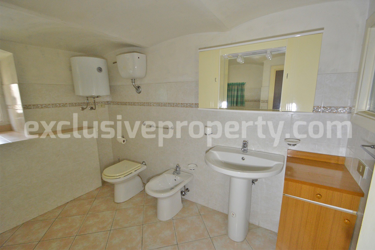 Traditional Italian Stone House with Courtyard for Sale in Castiglione Messer Marino - Abruzzo
