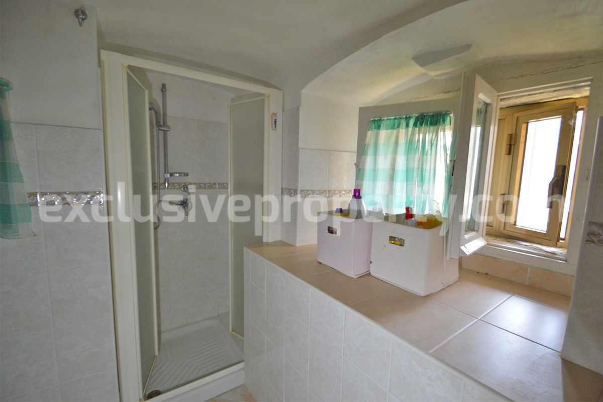 Traditional Italian Stone House with Courtyard for Sale in Castiglione Messer Marino - Abruzzo