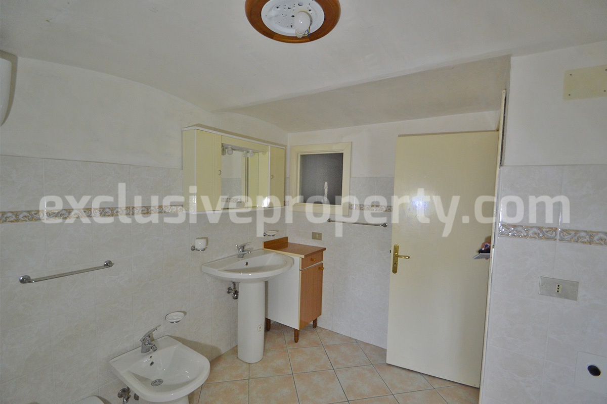 Traditional Italian Stone House with Courtyard for Sale in Castiglione Messer Marino - Abruzzo