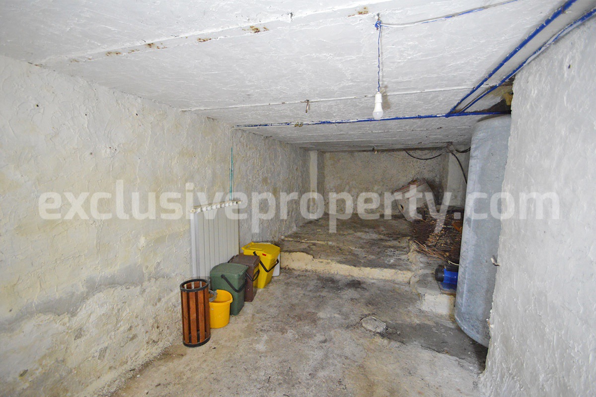 Traditional Italian Stone House with Courtyard for Sale in Castiglione Messer Marino - Abruzzo