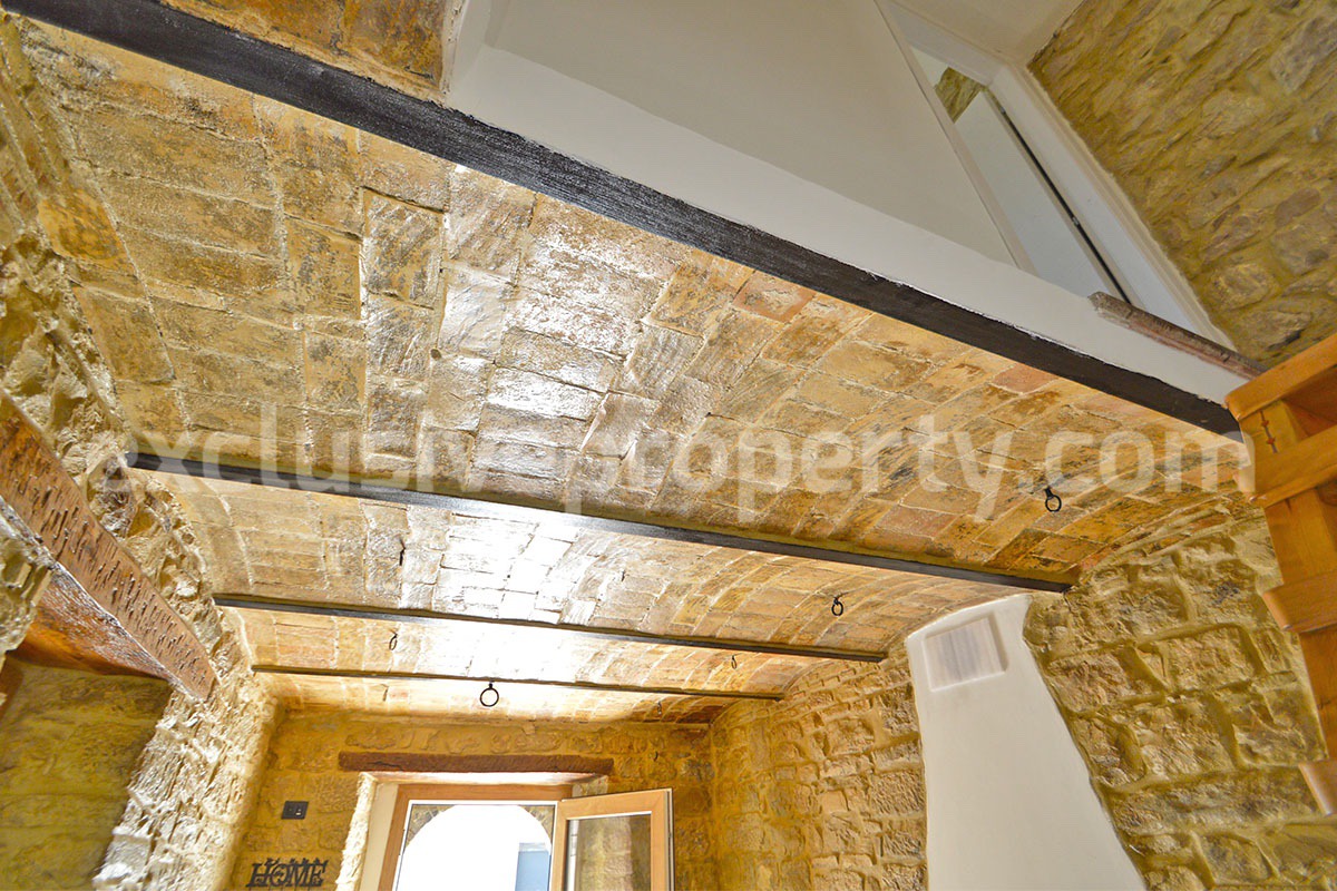 Renovated Stone House of with 2 Bedrooms and 1 Bathroom for Sale in Torrebruna - Abruzzo - Panoramic Views - 30 Min from the Sea