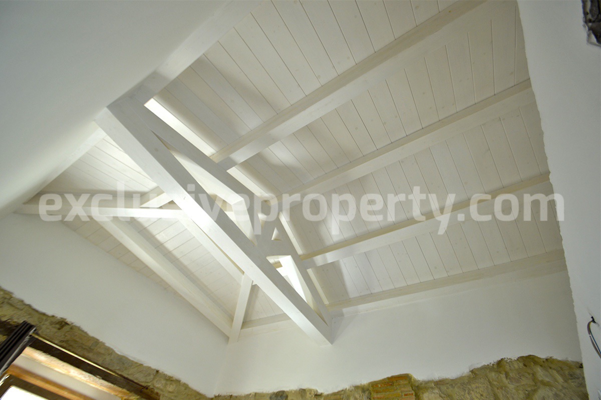 Renovated Stone House of with 2 Bedrooms and 1 Bathroom for Sale in Torrebruna - Abruzzo - Panoramic Views - 30 Min from the Sea