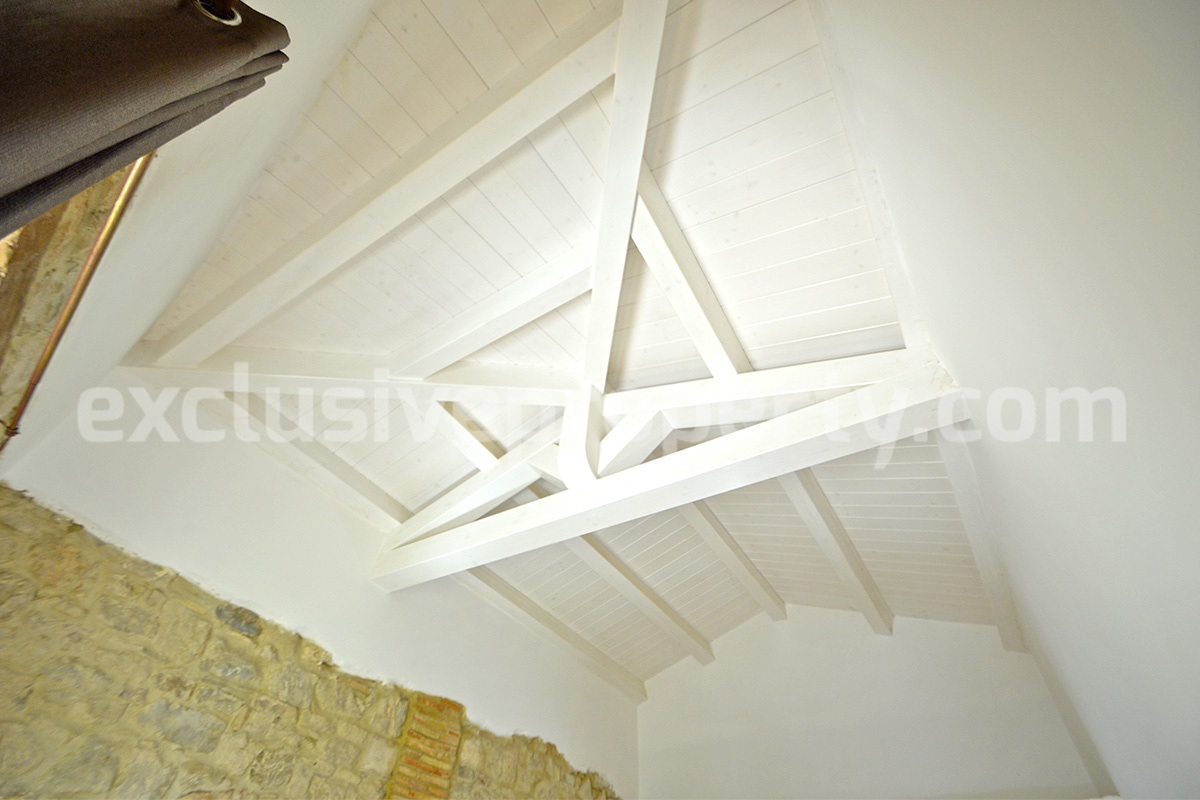 Renovated Stone House of with 2 Bedrooms and 1 Bathroom for Sale in Torrebruna - Abruzzo - Panoramic Views - 30 Min from the Sea