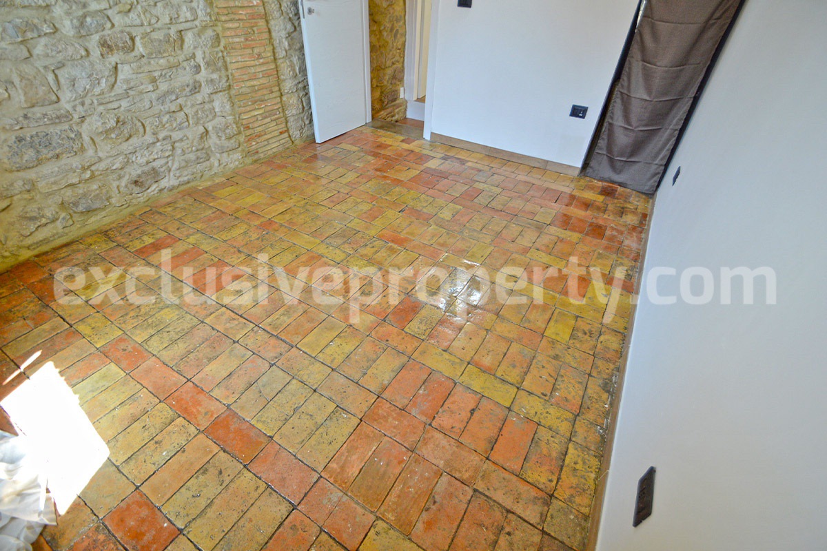 Renovated Stone House of with 2 Bedrooms and 1 Bathroom for Sale in Torrebruna - Abruzzo - Panoramic Views - 30 Min from the Sea