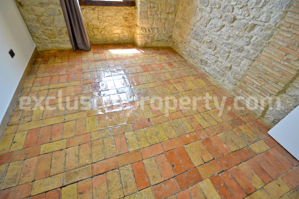 Renovated Stone House of with 2 Bedrooms and 1 Bathroom for Sale in Torrebruna - Abruzzo - Panoramic Views - 30 Min from the Sea
