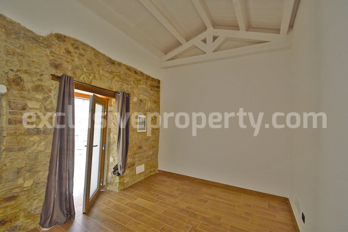Renovated Stone House of with 2 Bedrooms and 1 Bathroom for Sale in Torrebruna - Abruzzo - Panoramic Views - 30 Min from the Sea