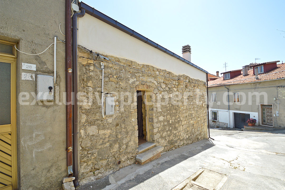 Renovated Stone House of with 2 Bedrooms and 1 Bathroom for Sale in Torrebruna - Abruzzo - Panoramic Views - 30 Min from the Sea