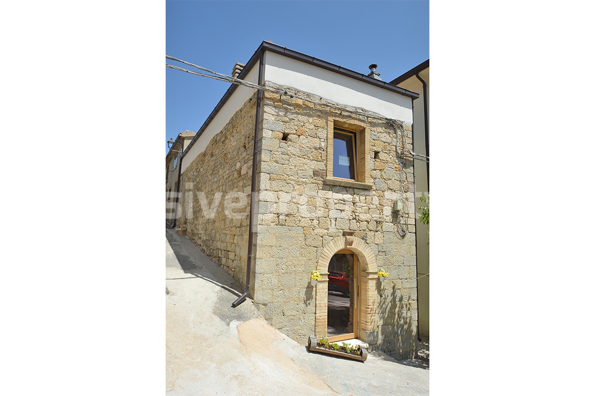Renovated Stone House of with 2 Bedrooms and 1 Bathroom for Sale in Torrebruna - Abruzzo - Panoramic Views - 30 Min from the Sea