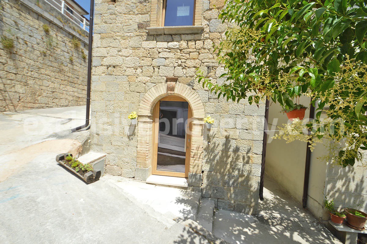 Renovated Stone House of with 2 Bedrooms and 1 Bathroom for Sale in Torrebruna - Abruzzo - Panoramic Views - 30 Min from the Sea