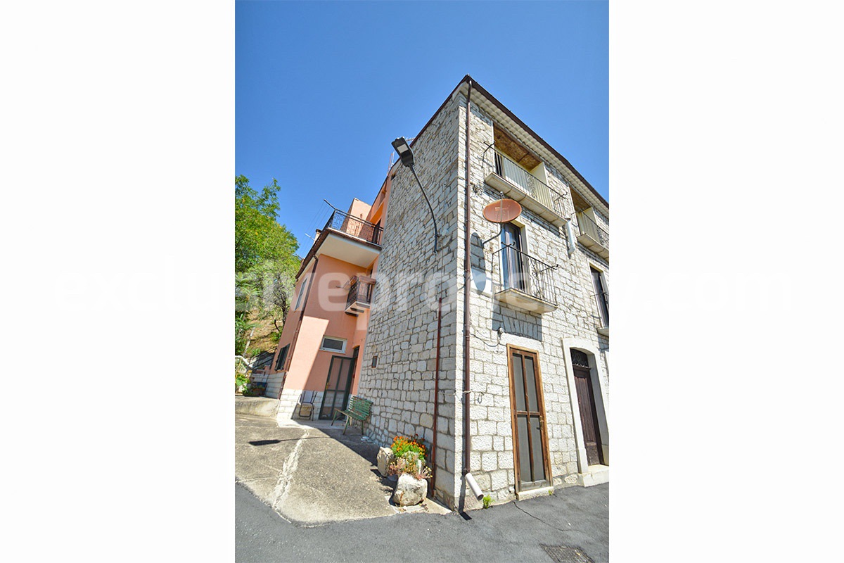 House for Sale in Italy - Charming Habitable Molise Townhouse with Terrace - Views and Great Price