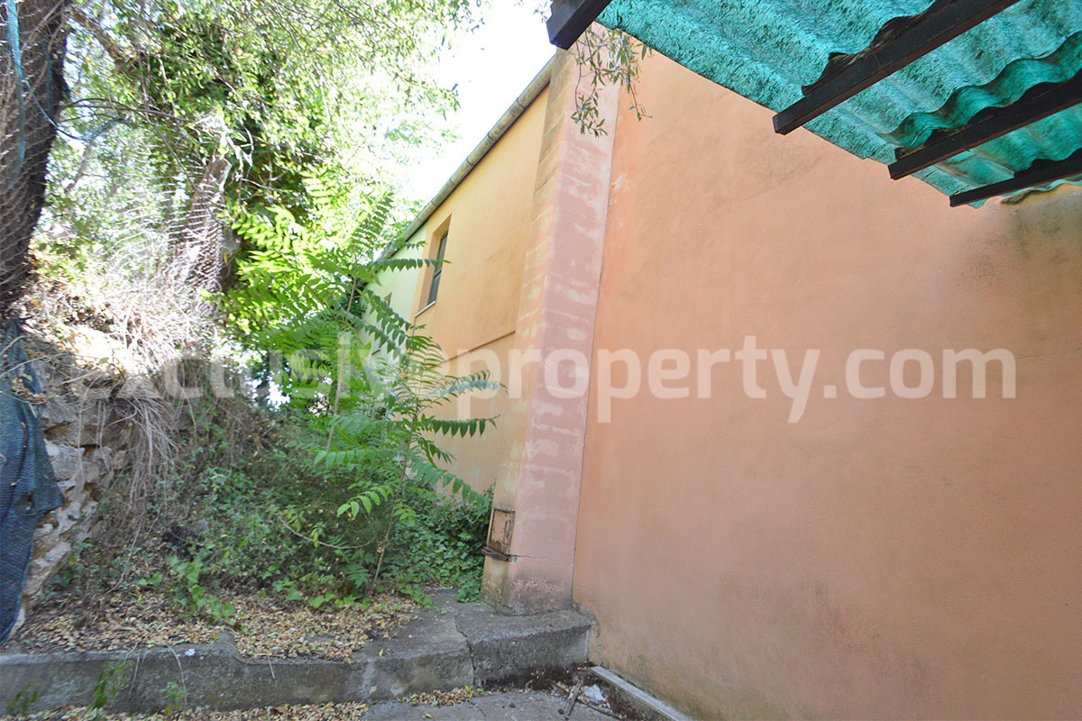House for Sale in Italy - Charming Habitable Molise Townhouse with Terrace - Views and Great Price
