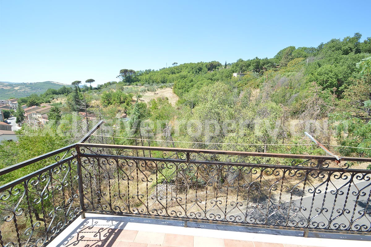 House for Sale in Italy - Charming Habitable Molise Townhouse with Terrace - Views and Great Price