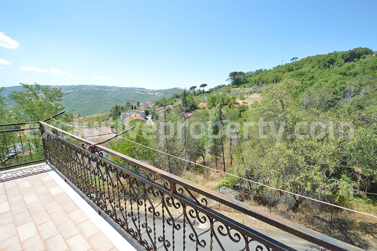 House for Sale in Italy - Charming Habitable Molise Townhouse with Terrace - Views and Great Price
