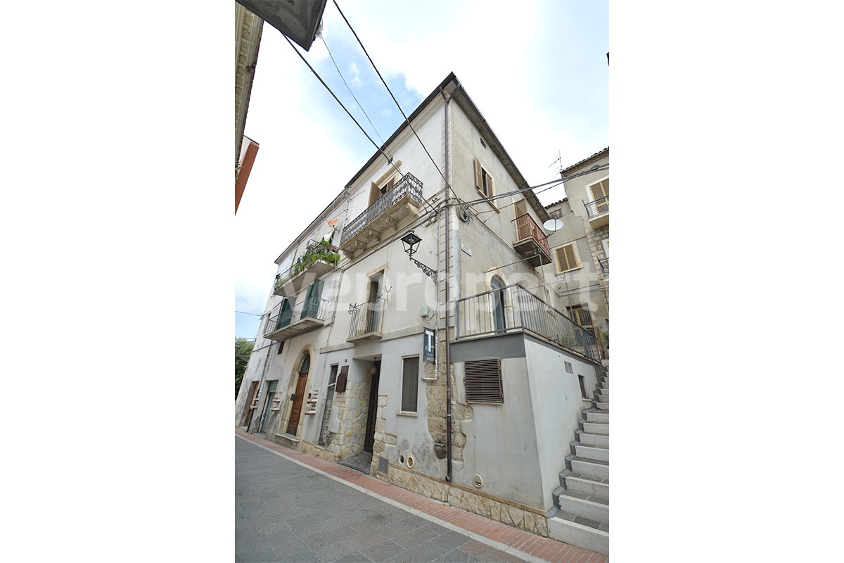 Historic House for Sale in Italy - Character Property with Terrace and Vaulted Cellars near the Adriatic Coast
