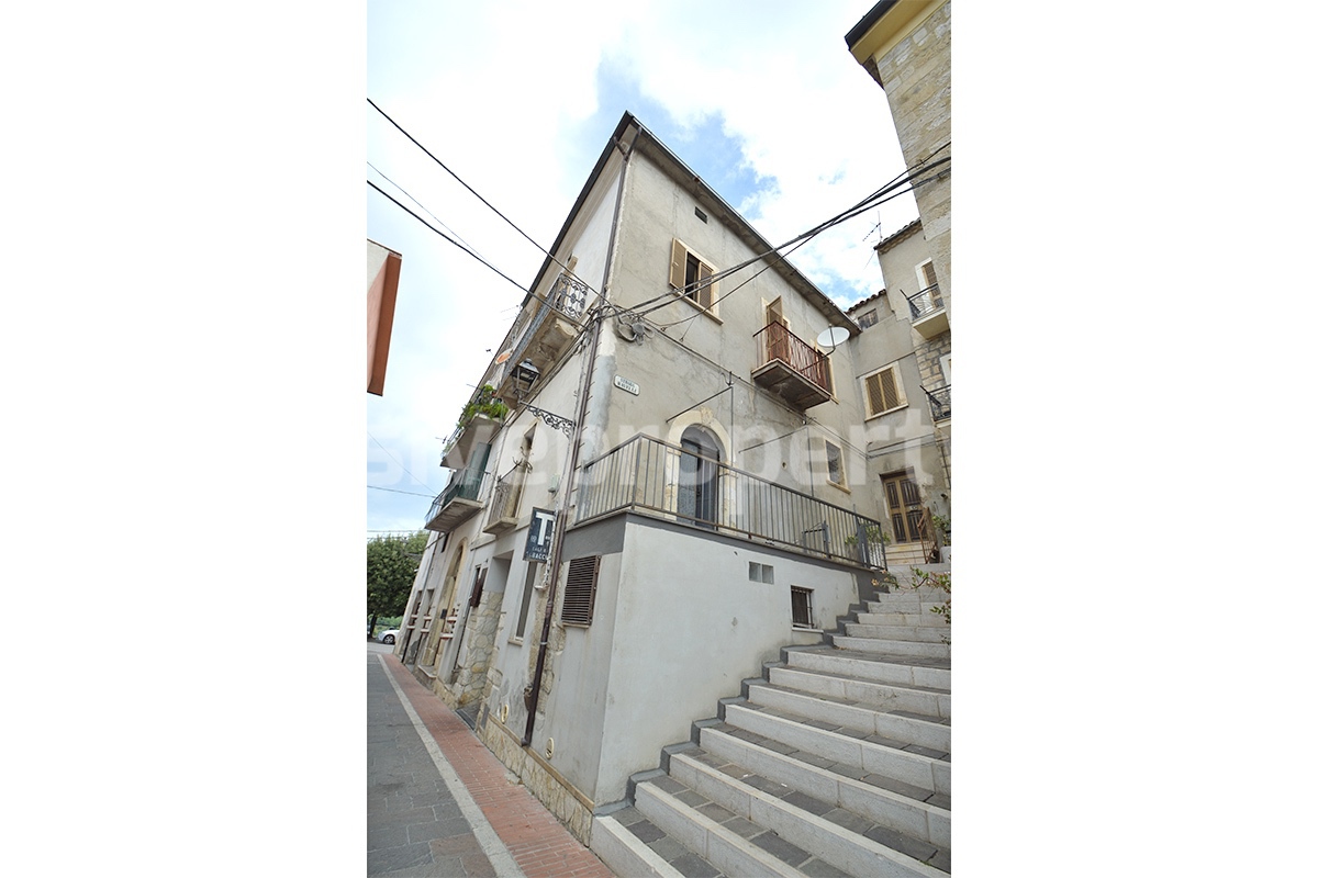 Historic House for Sale in Italy - Character Property with Terrace and Vaulted Cellars near the Adriatic Coast