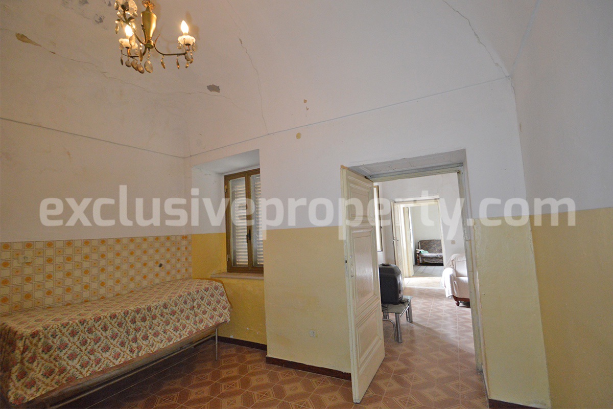Historic House for Sale in Italy - Character Property with Terrace and Vaulted Cellars near the Adriatic Coast