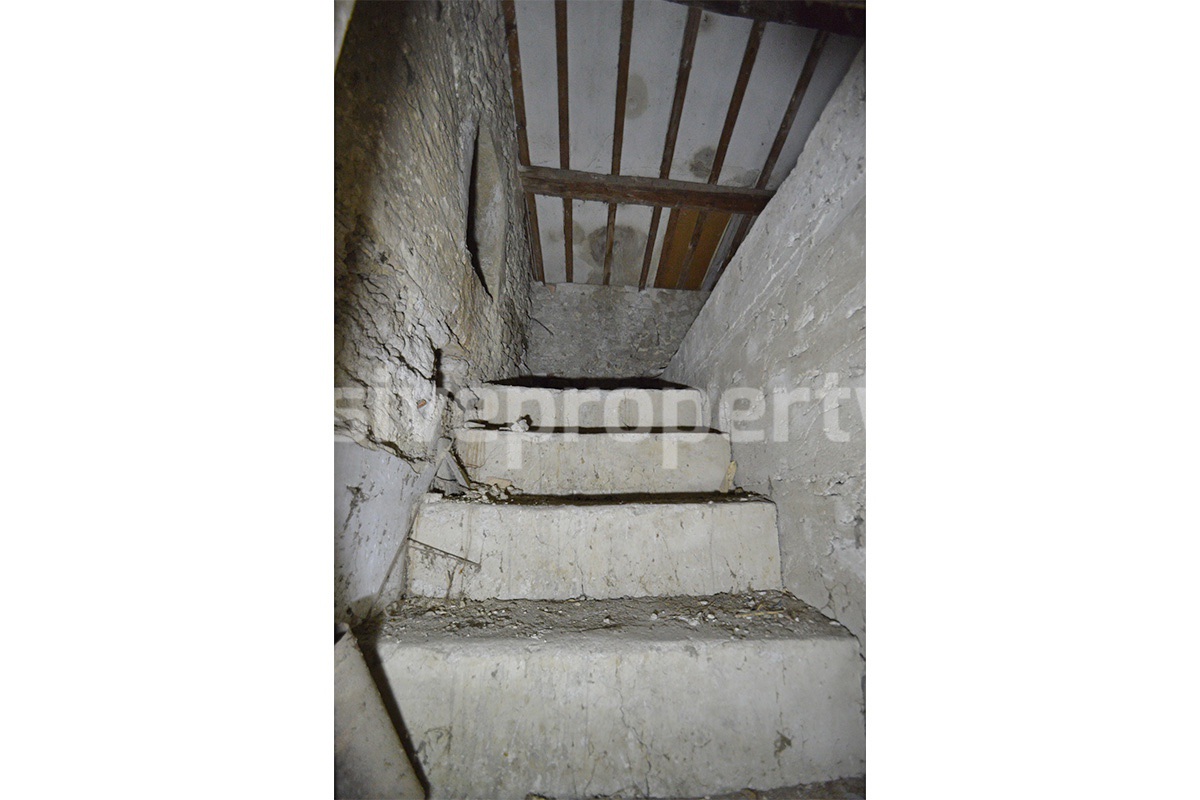 Historic House for Sale in Italy - Character Property with Terrace and Vaulted Cellars near the Adriatic Coast