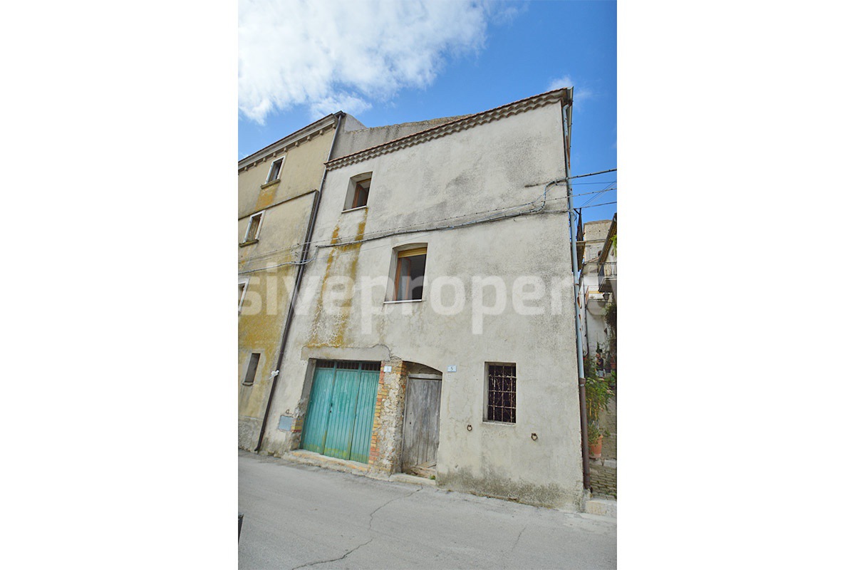 Sea View Townhouse for Sale in Tavenna - Molise - To Renovate - Solid Structure - 30 Min from the Adriatic Coast