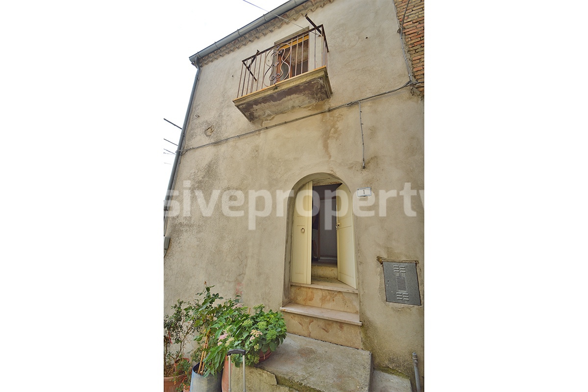 Sea View Townhouse for Sale in Tavenna - Molise - To Renovate - Solid Structure - 30 Min from the Adriatic Coast