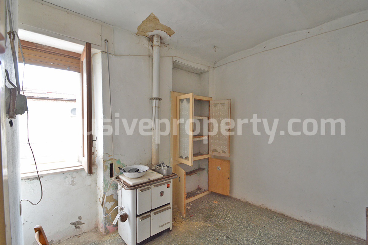 Sea View Townhouse for Sale in Tavenna - Molise - To Renovate - Solid Structure - 30 Min from the Adriatic Coast