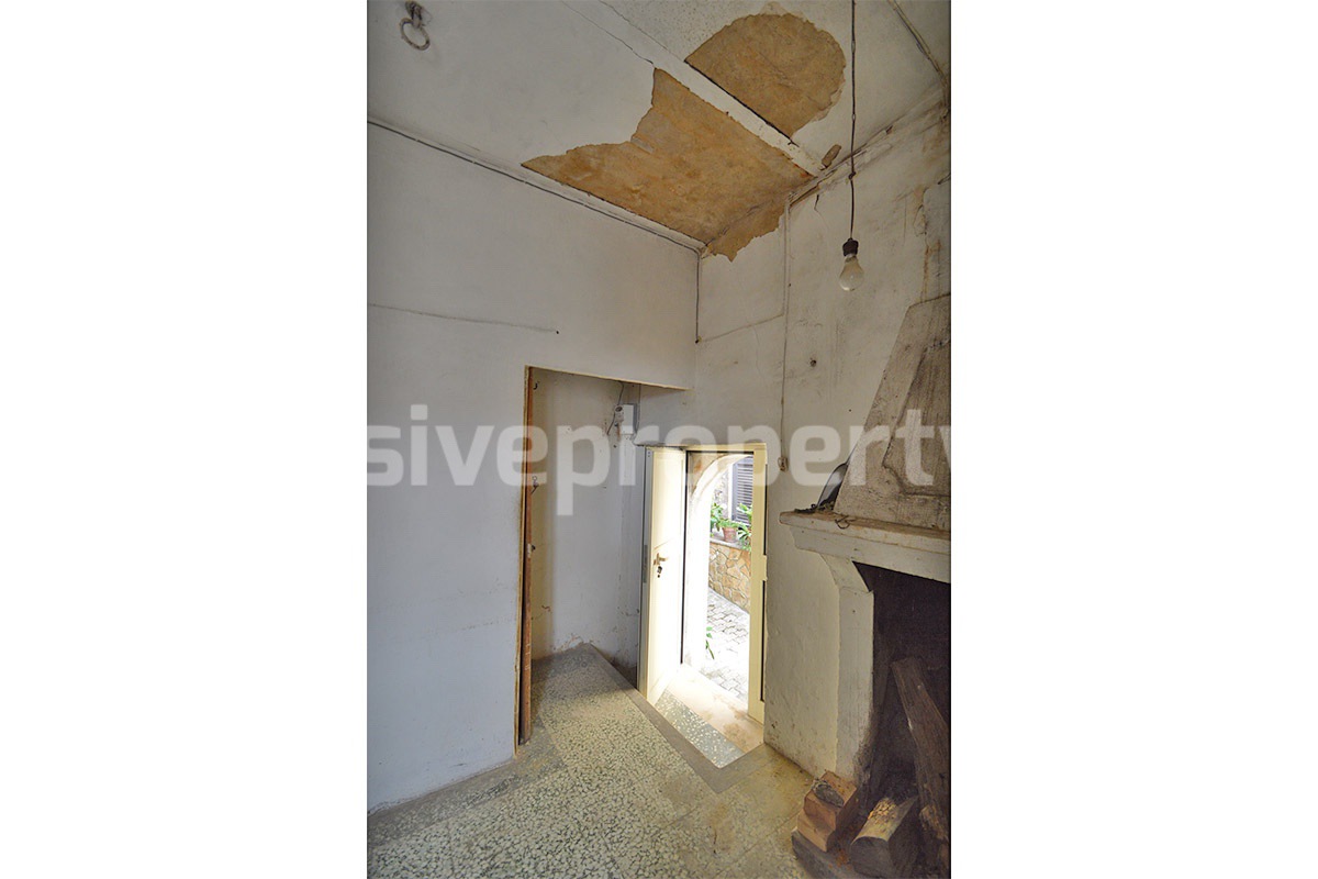 Sea View Townhouse for Sale in Tavenna - Molise - To Renovate - Solid Structure - 30 Min from the Adriatic Coast