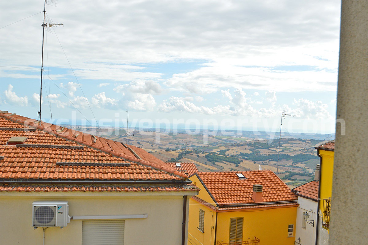 Sea View Townhouse for Sale in Tavenna - Molise - To Renovate - Solid Structure - 30 Min from the Adriatic Coast