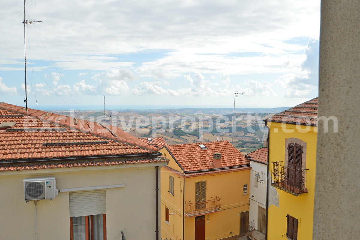 Sea View Townhouse for Sale in Tavenna - Molise - To Renovate - Solid Structure - 30 Min from the Adriatic Coast